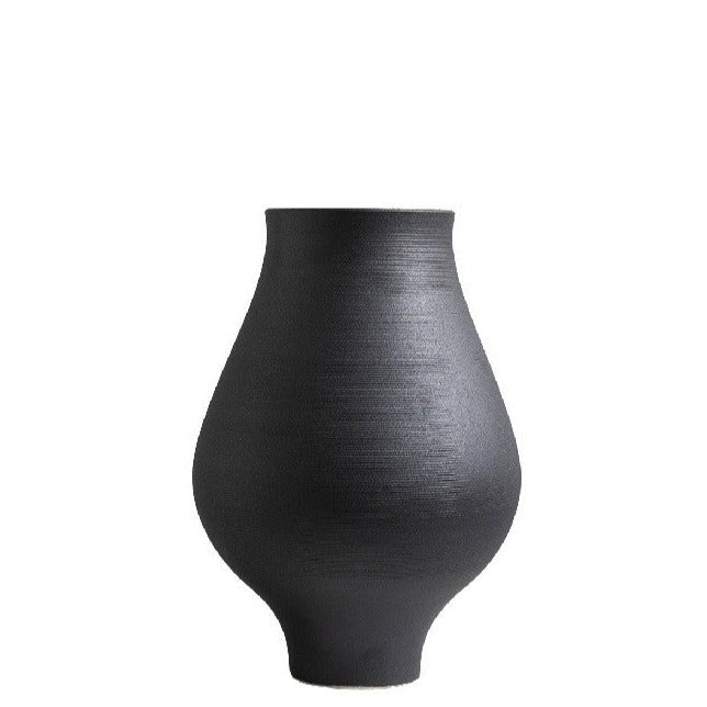 Designer-Vase MALI Vasen 12" Mali aus Porzellan Klaha b&w cj decor deko & homestyle Facebook fashion iconic minimal modern modern fashion priori spring vase